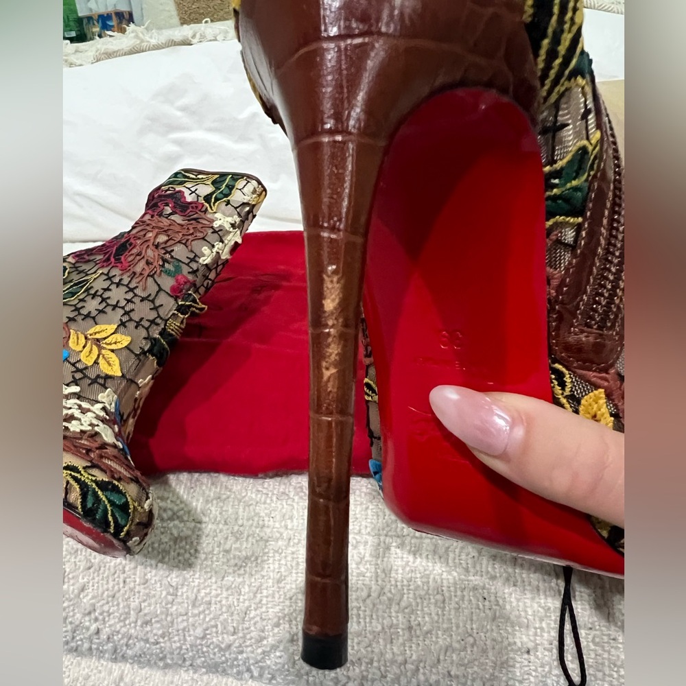 Christian Louboutin Miss Tennis 100 Butterfly Embroidered Mesh Booties 39 - Picture 7 of 7